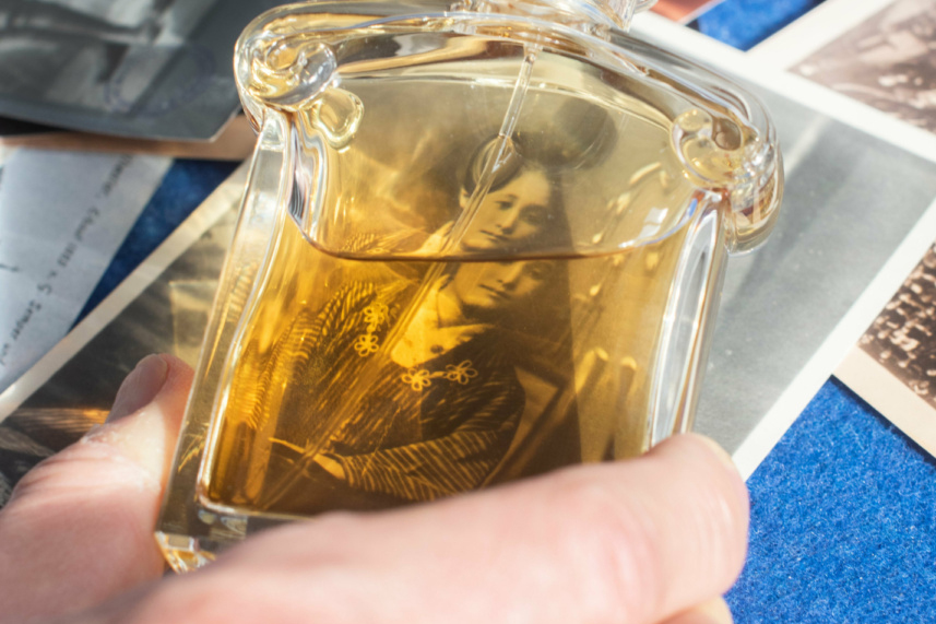 Mitsouko & Mitsuko - Michikazu Matsune, detail of a photo by Susanna Hofer